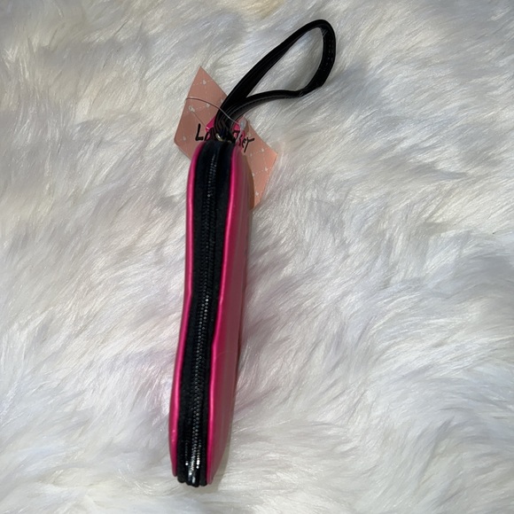 💖 Betsey Johnson Wristlet Coin Purse - Picture 6 of 7